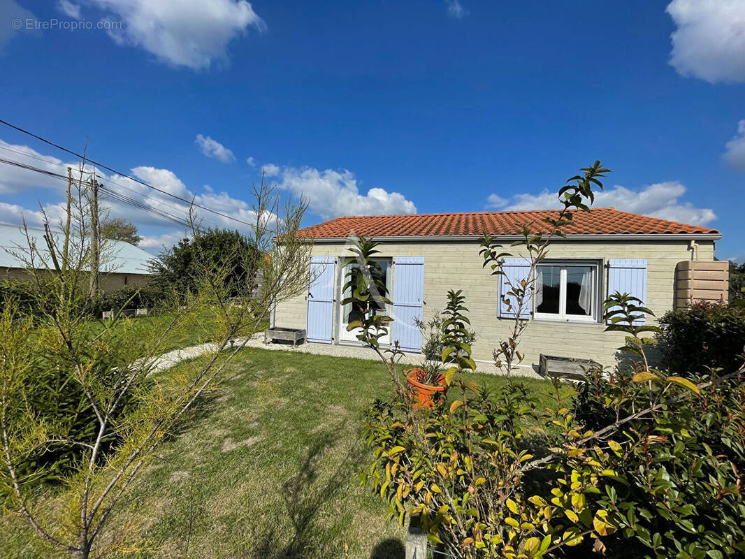 Maison à SAINT-HILAIRE-LA-FORET