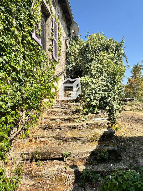 Maison à SAINTE-JULIETTE-SUR-VIAUR