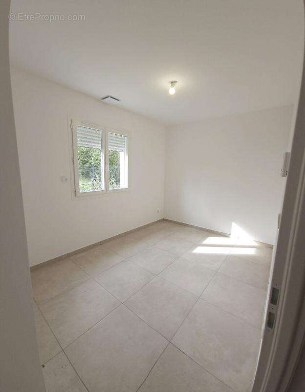 Maison à ALBA-LA-ROMAINE