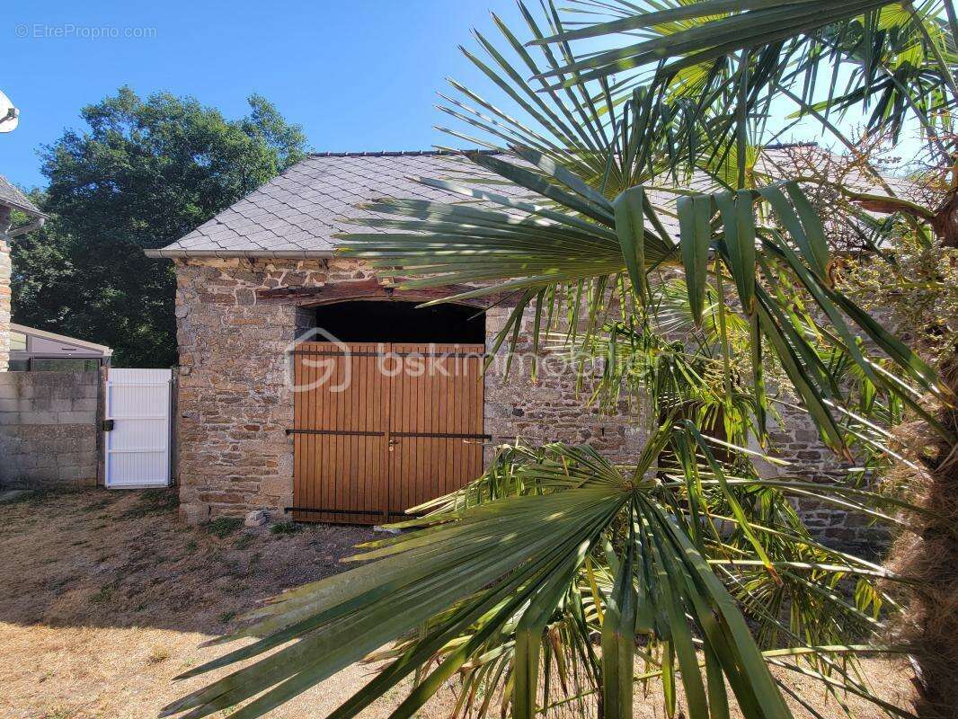Coup de cœur assuré pour cette authentique maison en pierre - photo 2