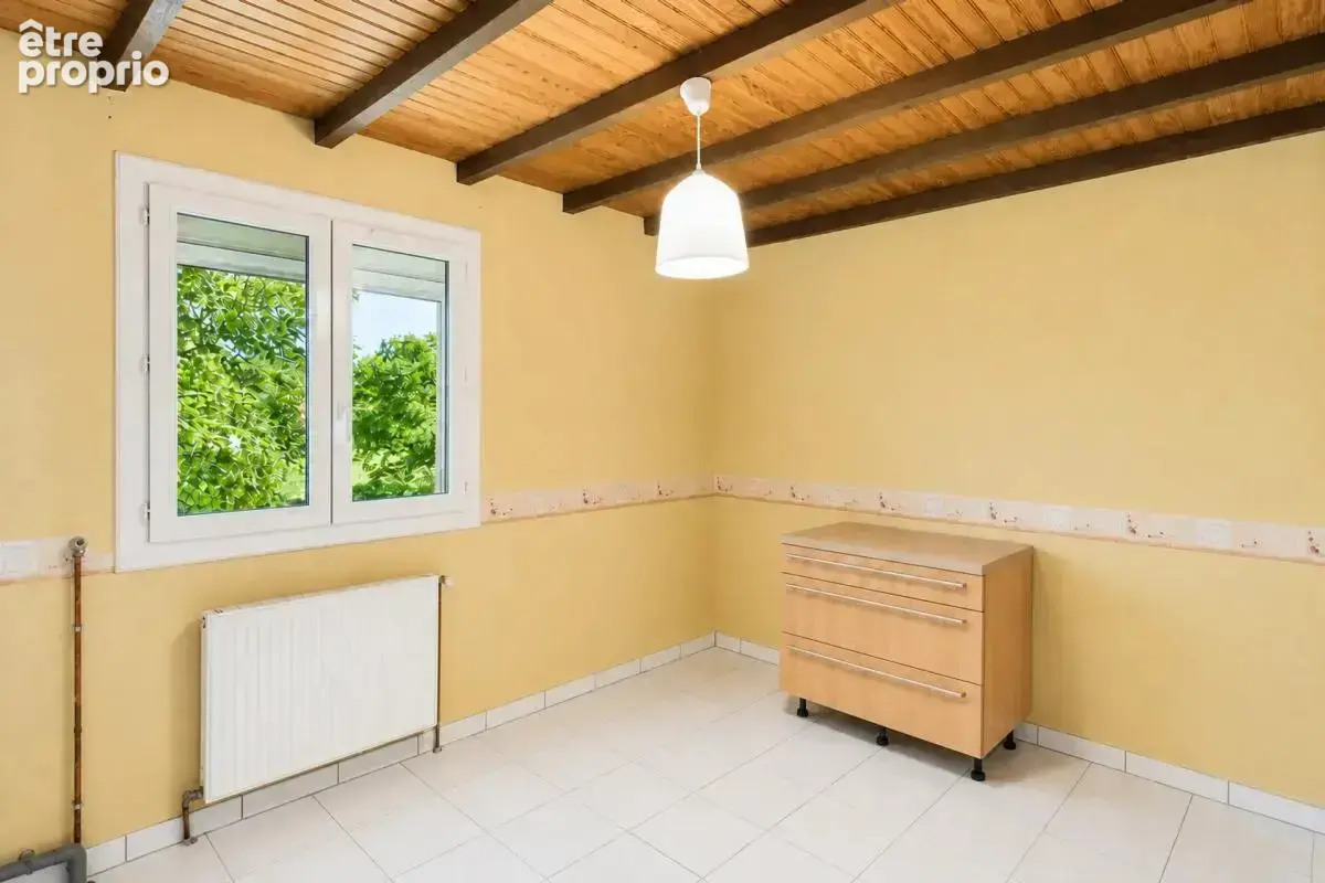 Maison familiale avec jardin, garage, piscine et atelier - photo 9