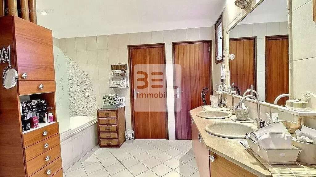 Maison à PERNES-LES-FONTAINES