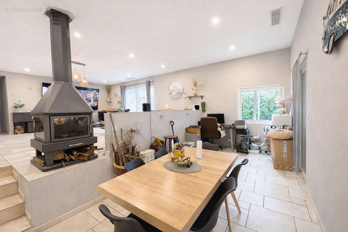 Maison à SOLLIES-TOUCAS