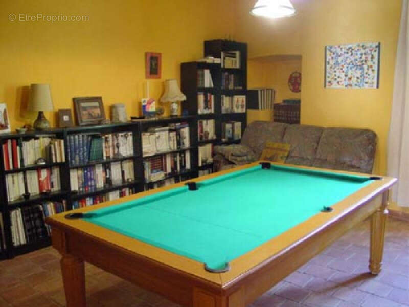 Mas du 18e de 500 m2 avec 6 appartements, sur 2 hectares - photo 5