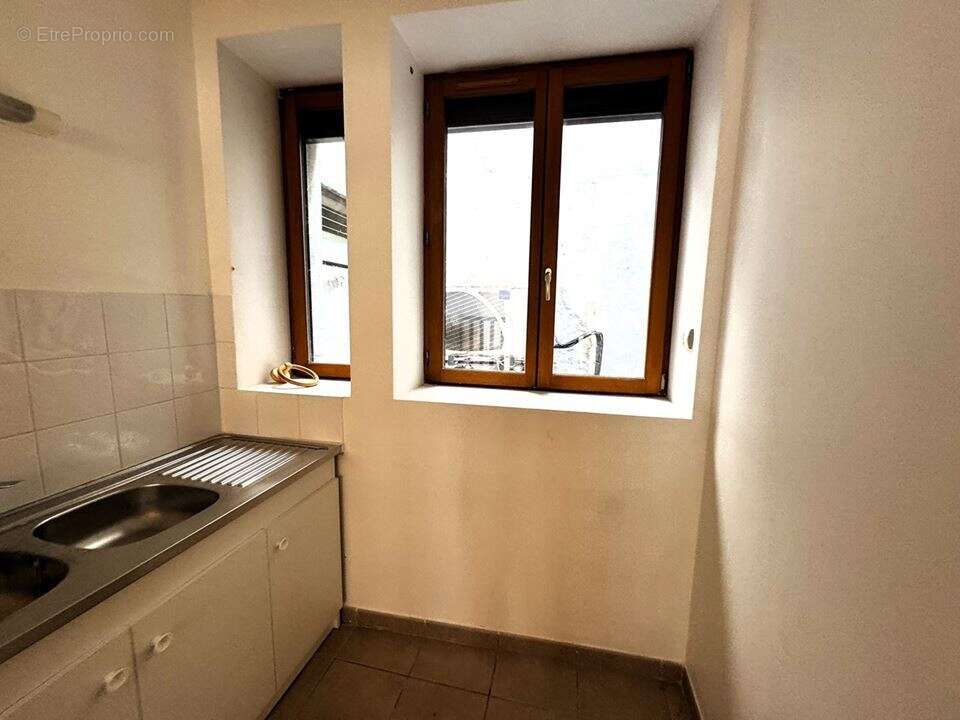 Appartement 108 m² à Saint-Etienne  - photo 5