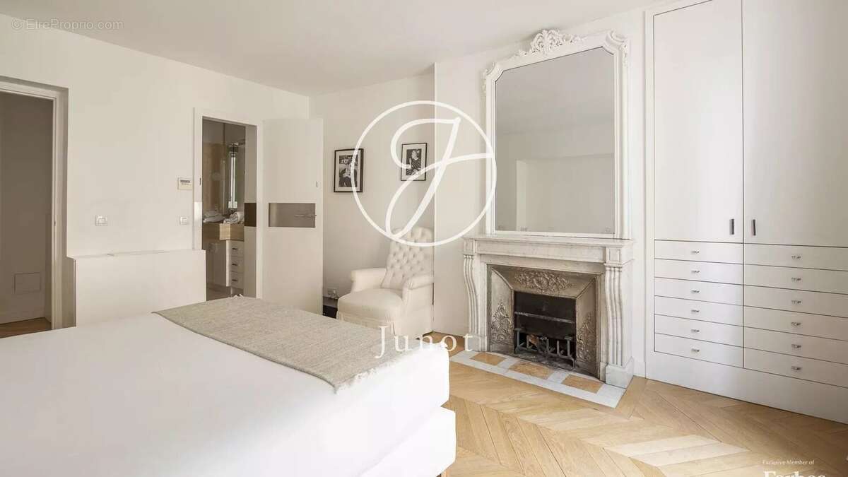 Appartement à PARIS-6E