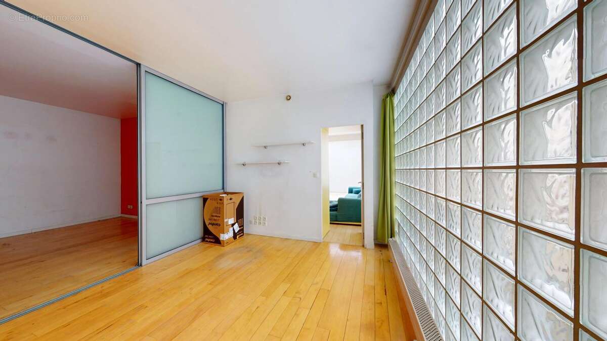 Commerce à PARIS-19E