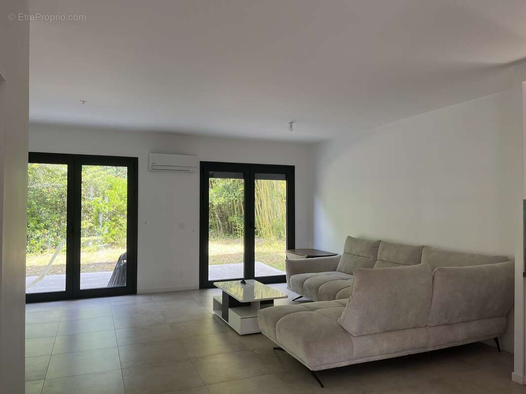 Maison à VILLENAVE-D&#039;ORNON