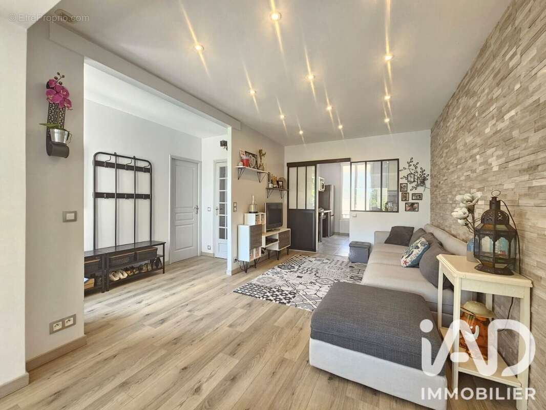 Photo 1 - Maison à LE MEE-SUR-SEINE