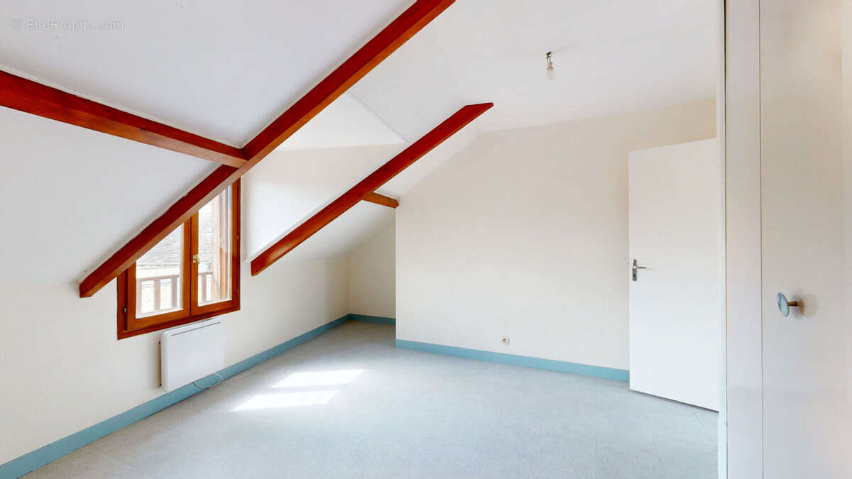 Maison à BREUX-JOUY