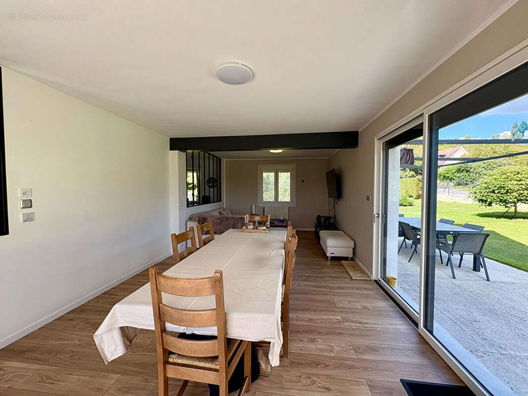 Maison à CHAMOUILLE