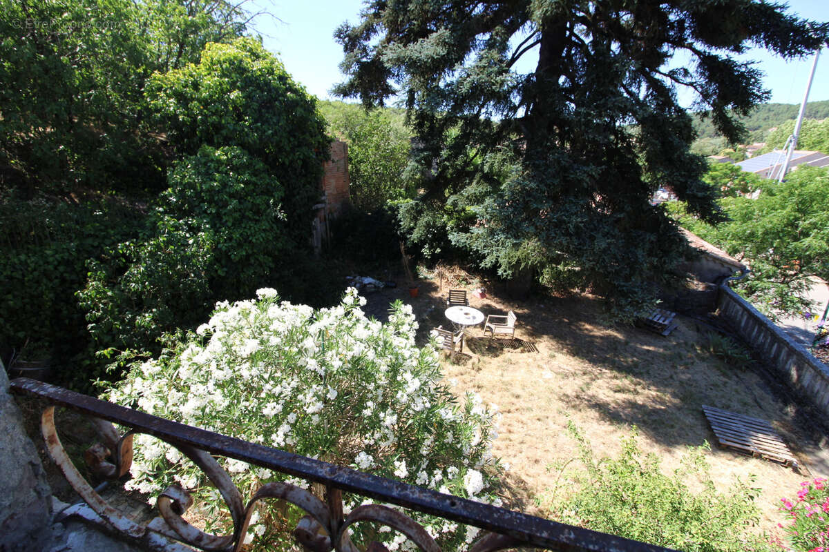 Appartement à SAINT-PAUL-LE-JEUNE