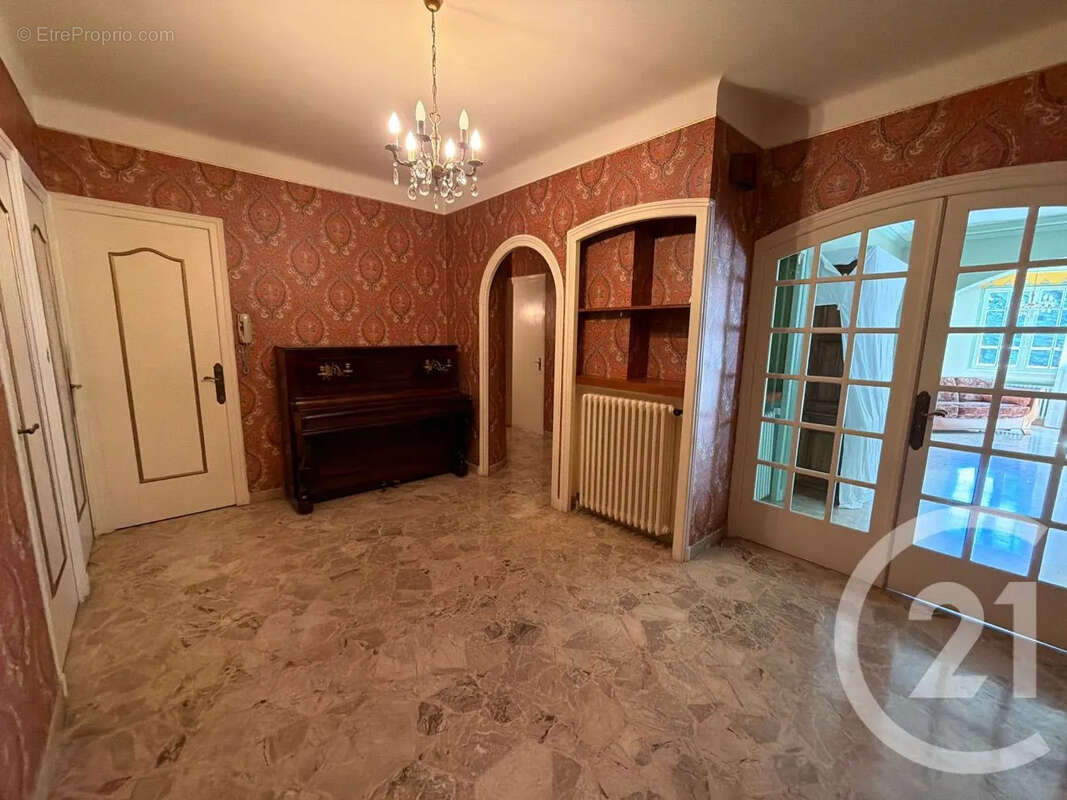 Maison à SATILLIEU