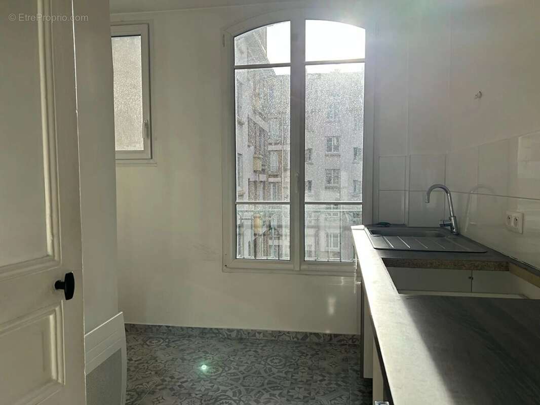 Appartement à COURBEVOIE
