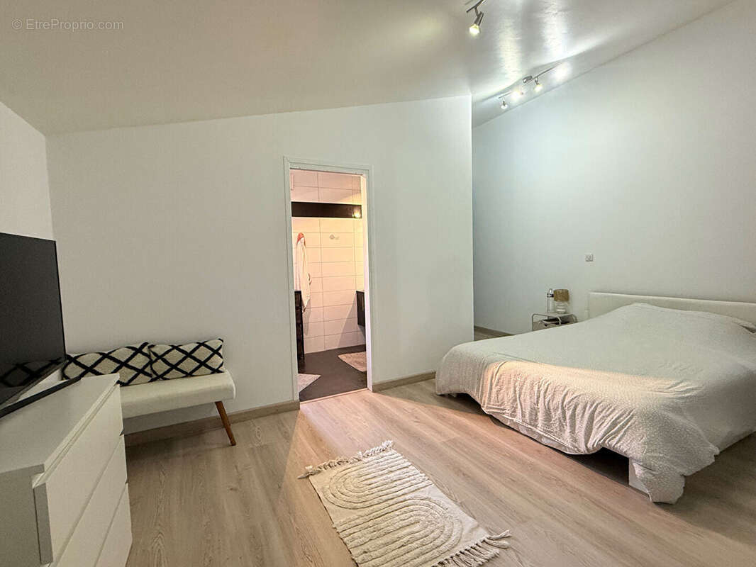 Maison à SAINT-CIERS-SUR-GIRONDE