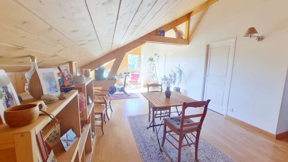 Magnifique Maison avec 6045m² de terrain et vue dégagée - photo 9
