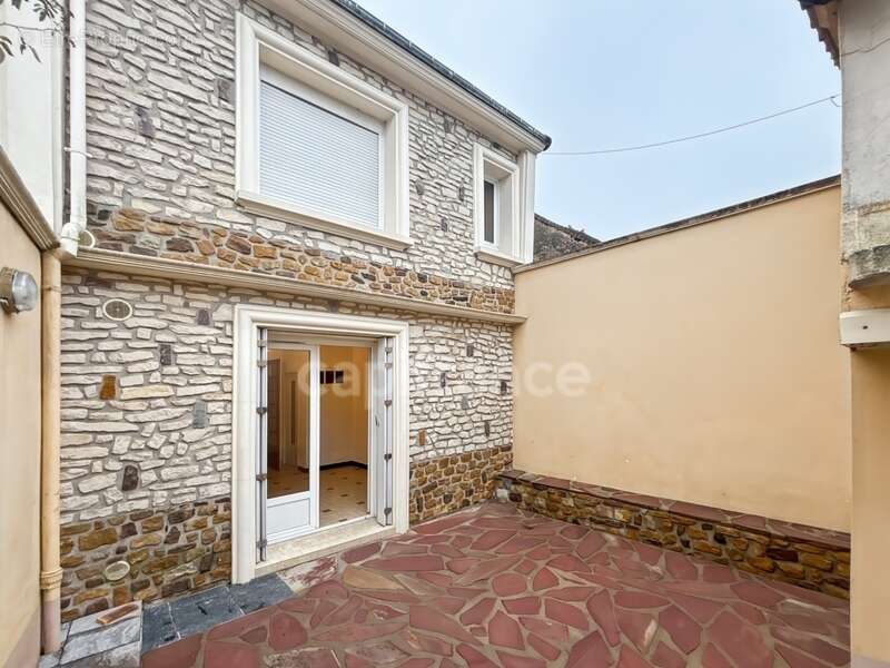 Maison à MAROLLES-LES-BRAULTS