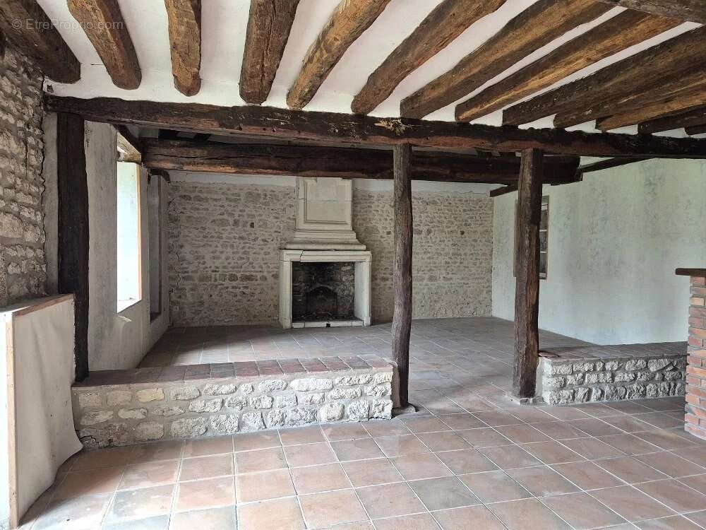 Maison à BEAUNE-LA-ROLANDE