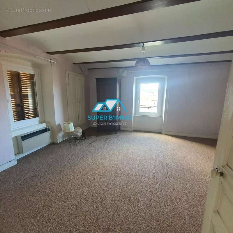 Maison à SIAUGUES-SAINTE-MARIE