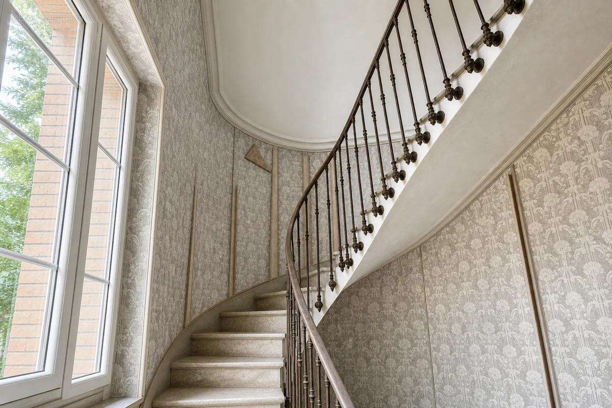 Domaine de caractère à restaurer – 500 m² –3,6 ha – accès rapide - photo 10