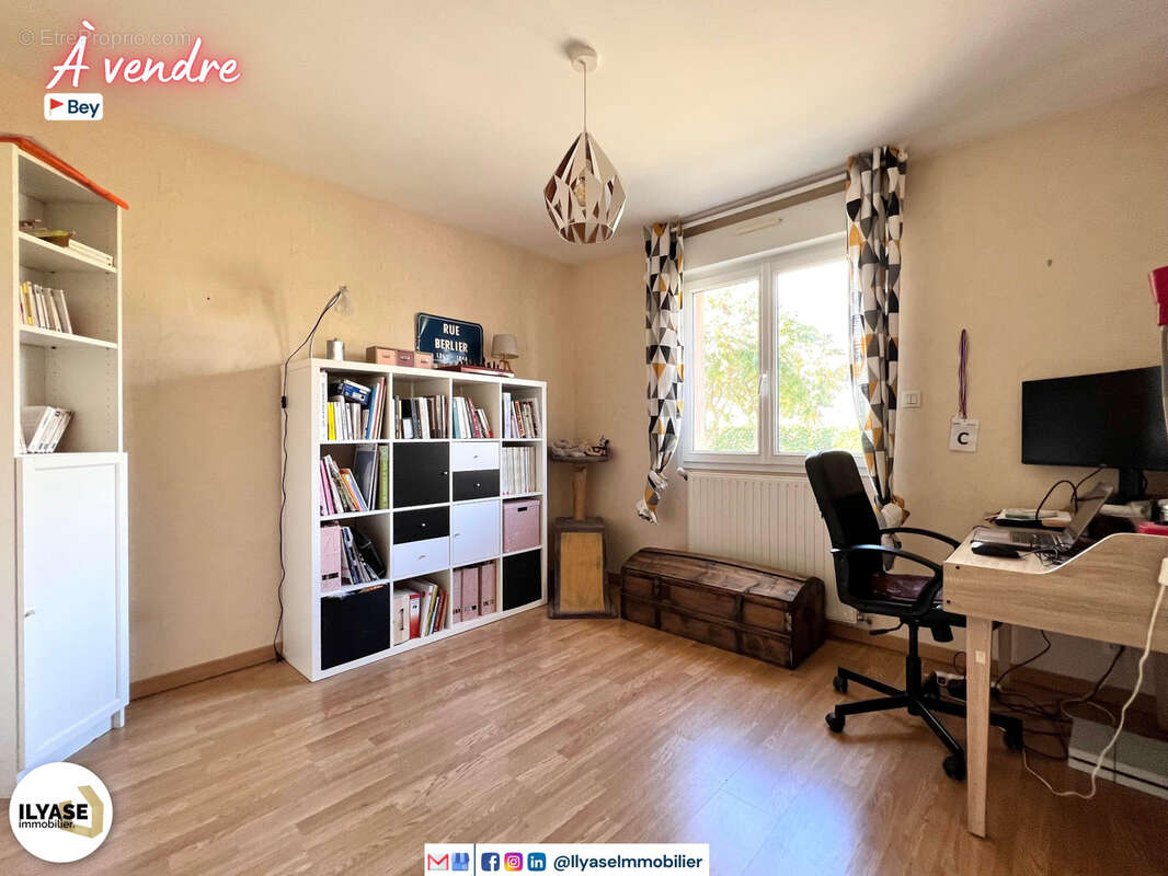 Maison 5 pièces  4 CH  1101 m2 - photo 18