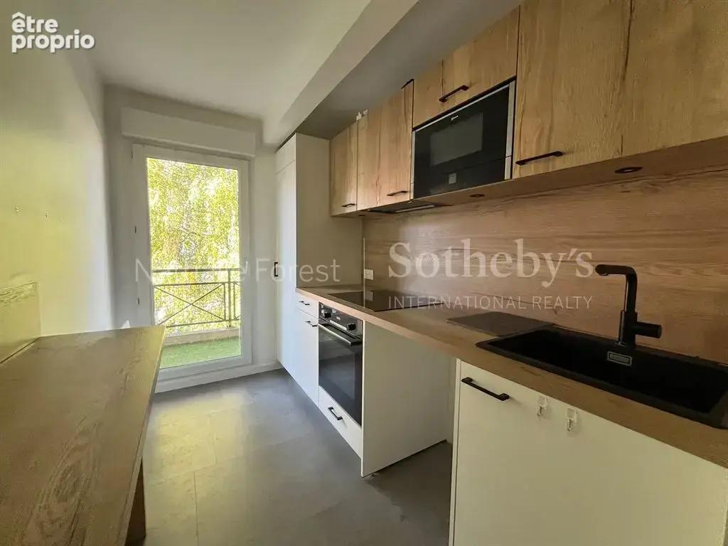 Vieux Lille, rue du Béguinage, grand T2, balcon et garage - photo 4
