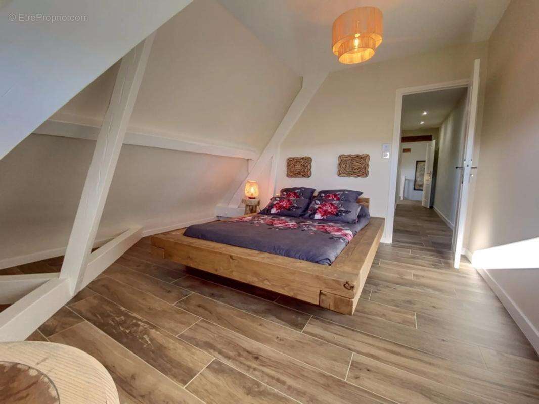 Maison à SAINT-FORGEUX-LESPINASSE