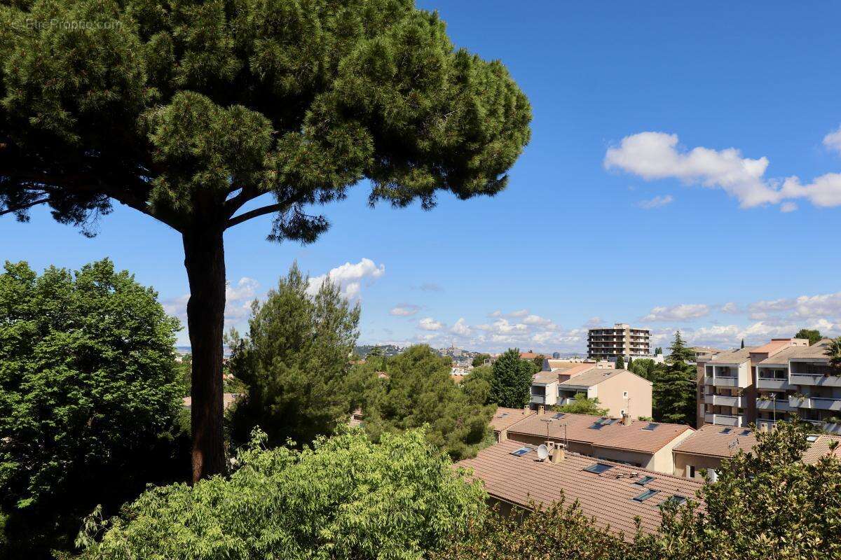 Appartement à MARSEILLE-9E
