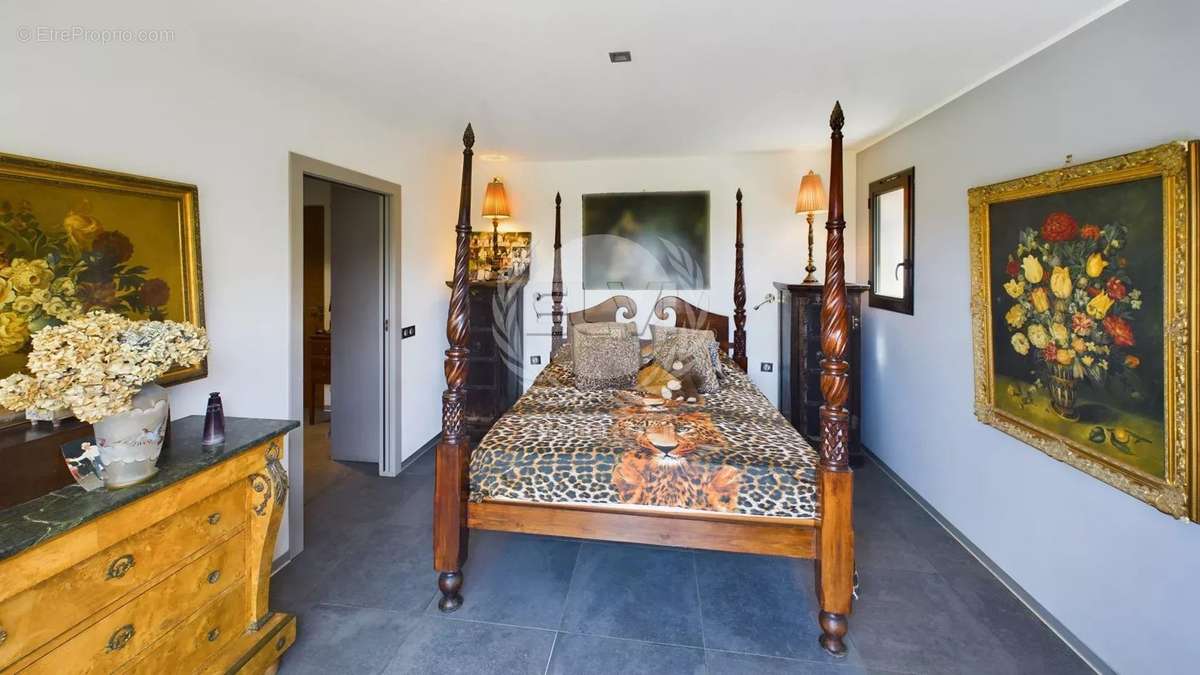 Maison à PLAN-DE-LA-TOUR