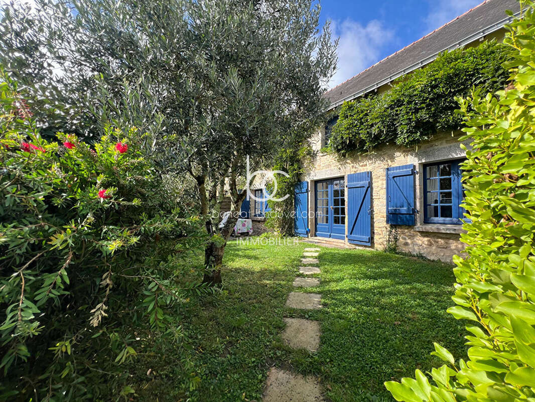 Maison à SURZUR