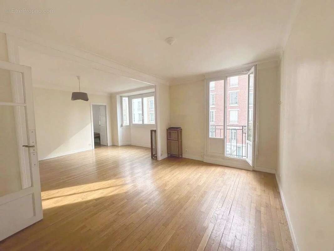 Appartement à PARIS-17E