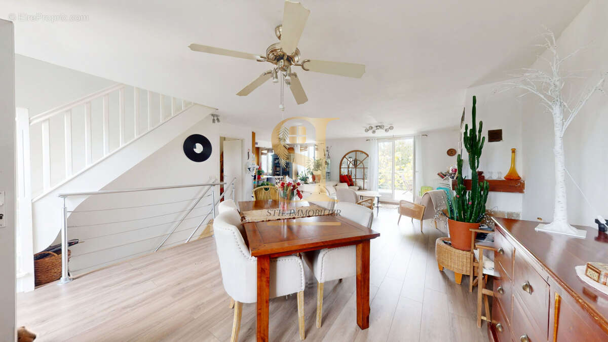 Maison à LA VILLE-DU-BOIS