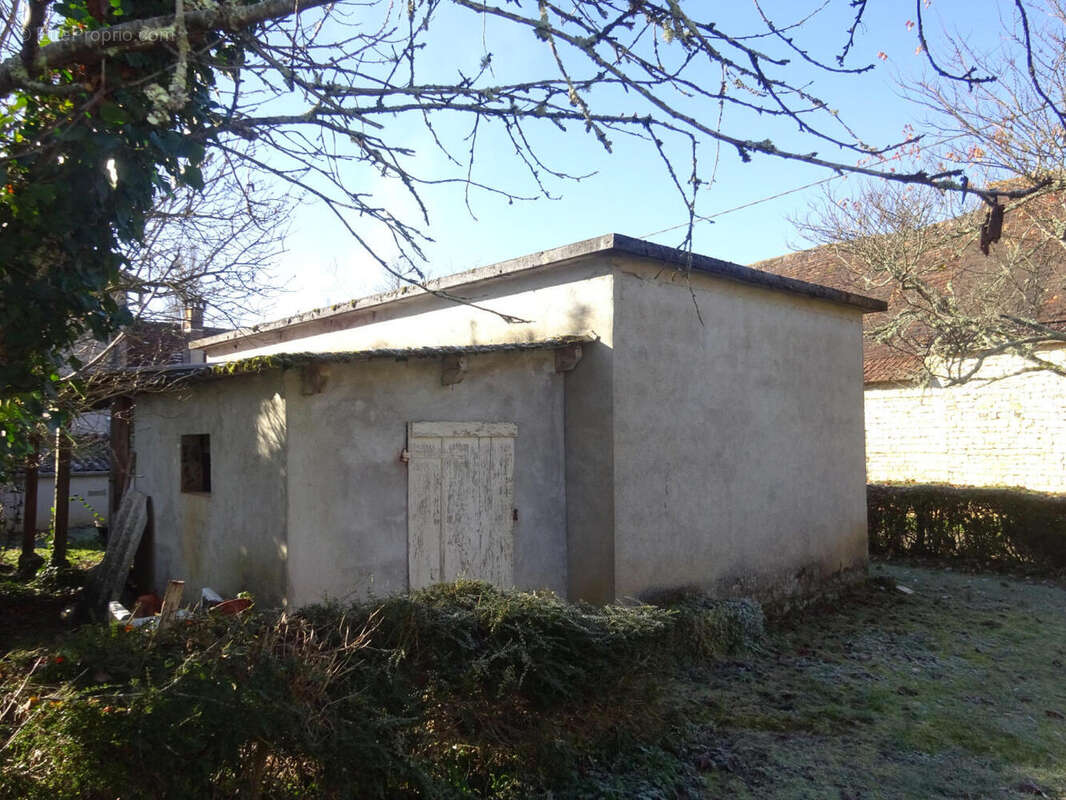 local - Maison à ARCAMBAL