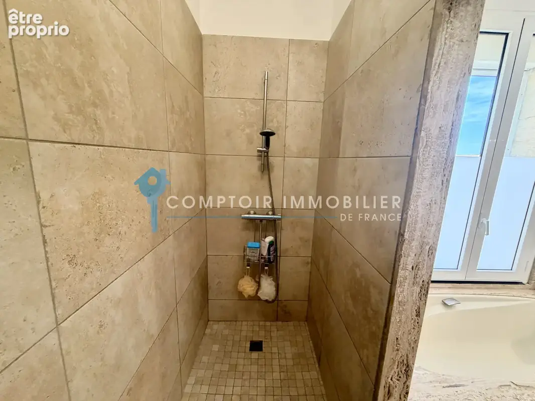En exclusivité  Pépite et rare A vendre Vergèze, maison vigneronne entièrement rénové 190 m2 environ sur 300 m - photo 21