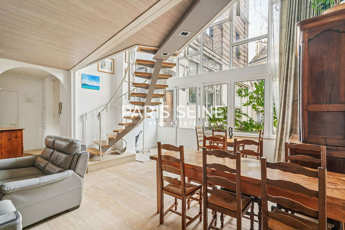 Appartement à PARIS-15E