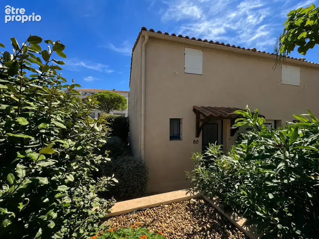 Charmant mazet T3 avec terrasse dans une résidence avec piscine, proche de la plage - photo 2
