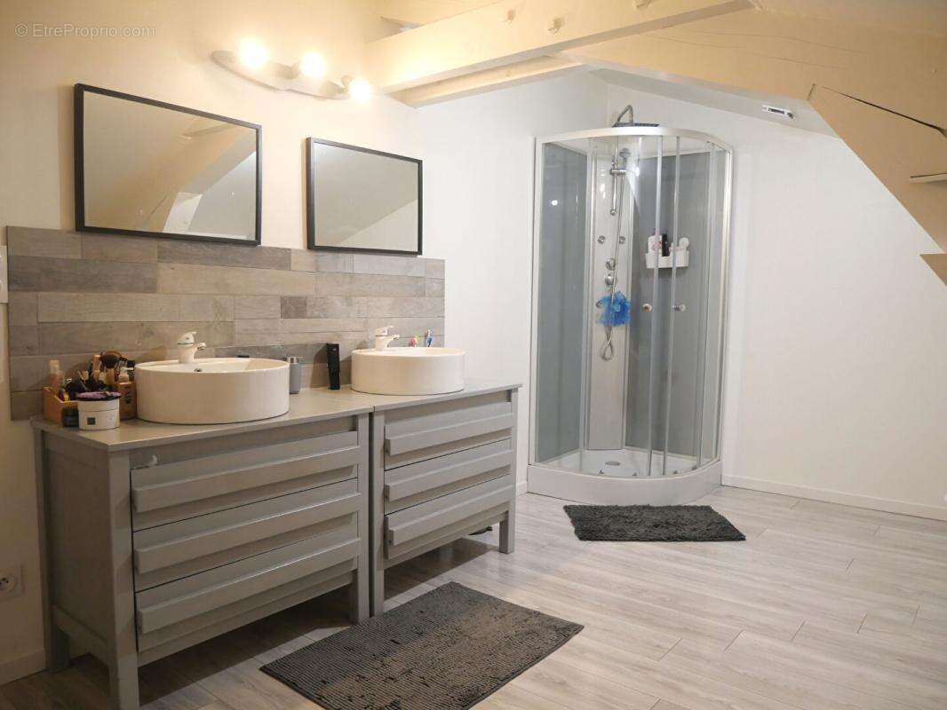 Maison à SAINT-ROMAIN-EN-JAREZ