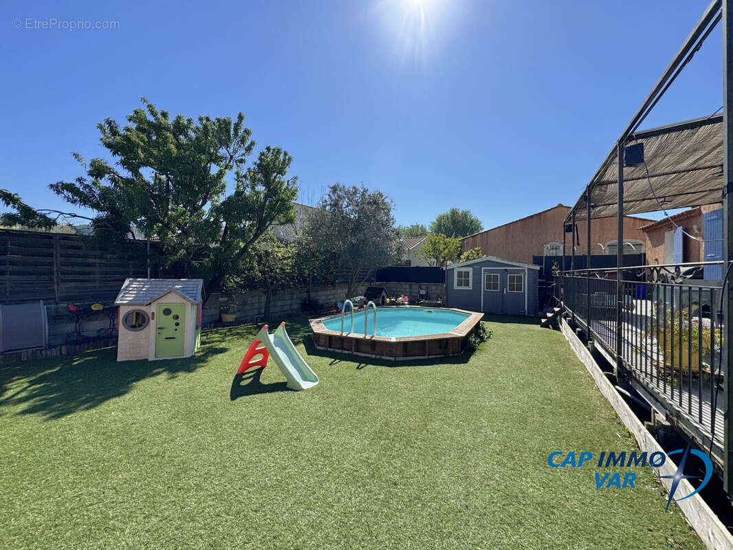 Maison à LE CASTELLET