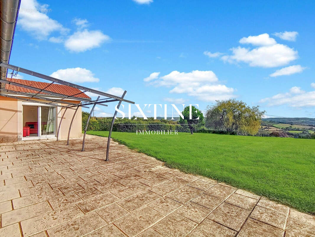 Maison 271 m² à La Chapelle-De-Surieu  - photo 4