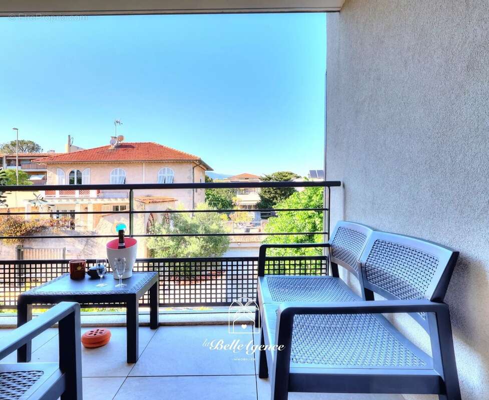 Appartement à SAINT-LAURENT-DU-VAR