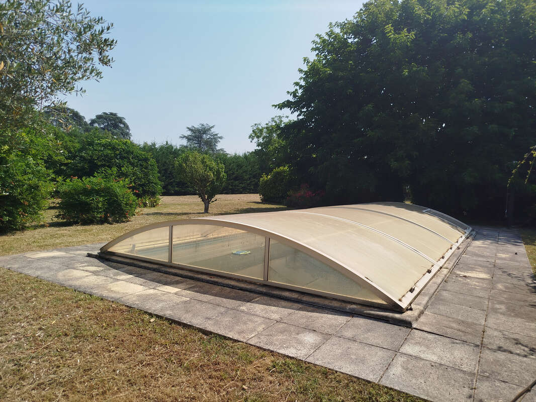 Belle demeure à l'architecture originale avec piscine et jardin constructible de 4535 m2 - photo 33