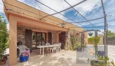 Maison à BORMES-LES-MIMOSAS