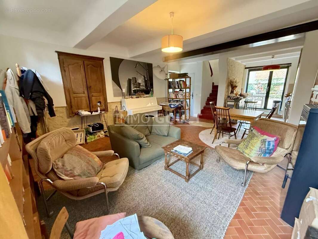 Maison à SAINT-SATURNIN-LES-APT