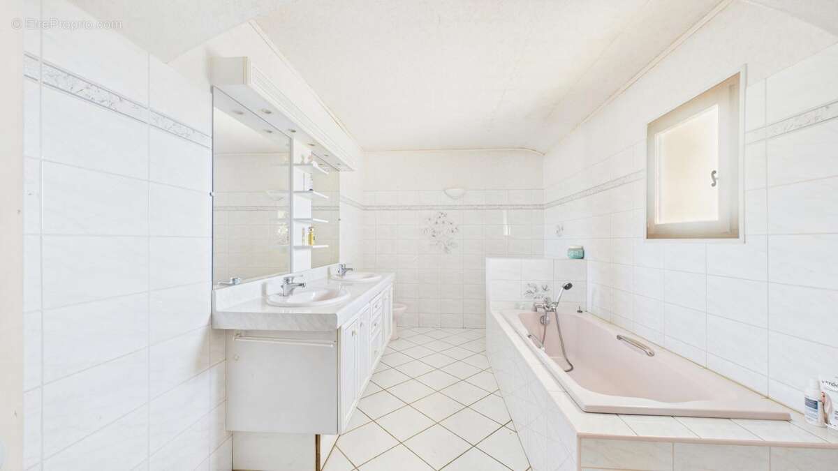 Maison à BOURG-LES-VALENCE