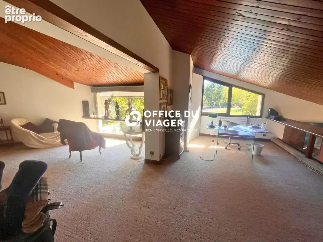 Maison - 6 pièces - 260 m² - photo 15