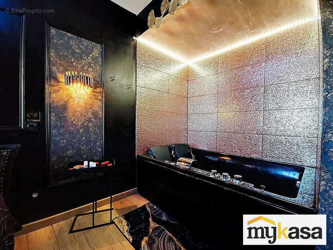 Commerce à FOS-SUR-MER