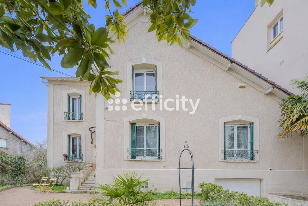 Maison à LES PAVILLONS-SOUS-BOIS