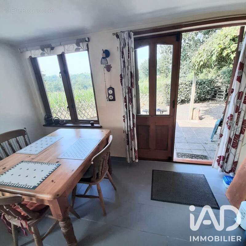 Maison 47 m² à Duault  - photo 9
