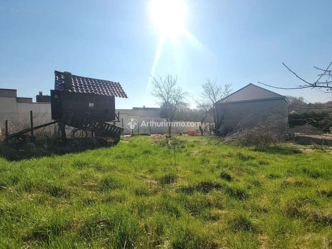 Terrain à SARCELLES