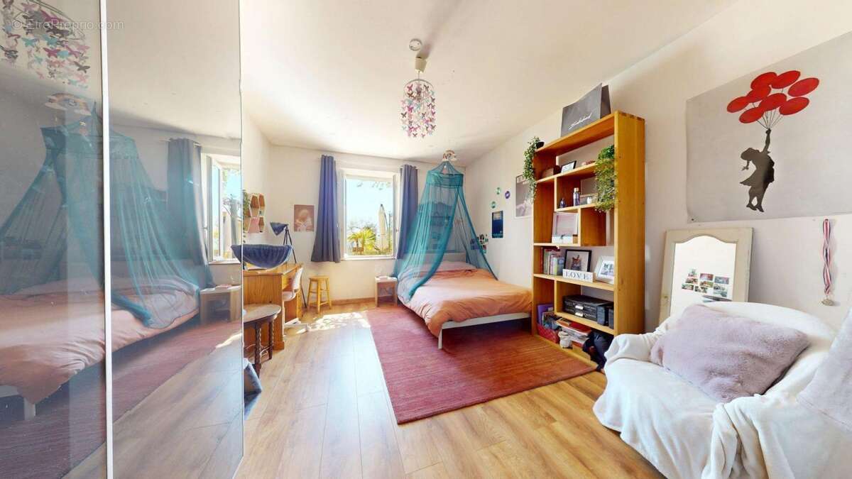 Appartement à MIRIBEL